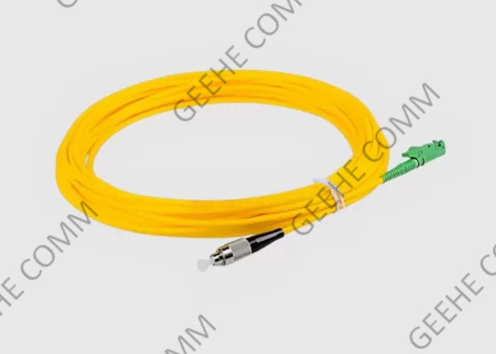 los 2m LZSH E2000 UPC al cordón de remiendo del simplex 9/125 SM UPC de FC SM