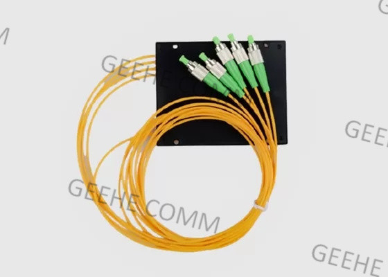 Divisor 1×4 de la fibra óptica de la caja CATV FTTH del ABS del solo modo de FC UPC