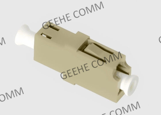 Adaptador plástico beige de la fibra óptica del simplex con varios modos de funcionamiento OM3 LC ningunos rebordes