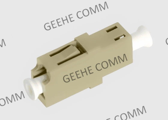 Adaptador plástico beige de la fibra óptica del simplex con varios modos de funcionamiento OM3 LC ningunos rebordes