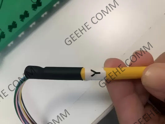 Soporte de estante del divisor 0.9m m del PLC de la fibra óptica de los corazones del Fanout 12 del SC UPC del solo modo