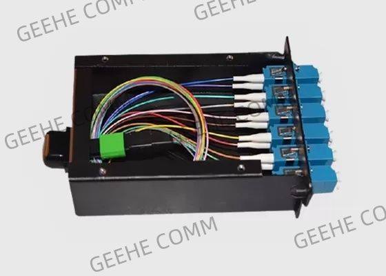 La fibra 12 instaló previamente 6 el casete a dos caras del cable del desbloqueo de la fibra de los adaptadores MTP/MPO del LC