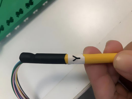 Soporte de estante del divisor 0.9m m del PLC de la fibra óptica de los corazones del Fanout 12 del SC UPC del solo modo